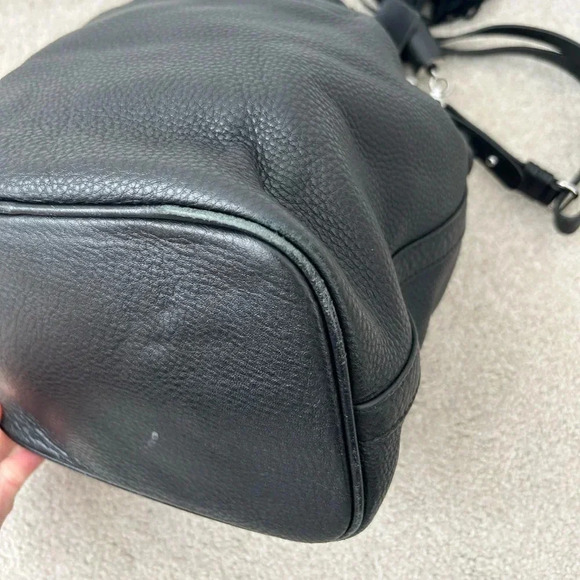 Danier soft leather bucket bag - Picture 9 of 14